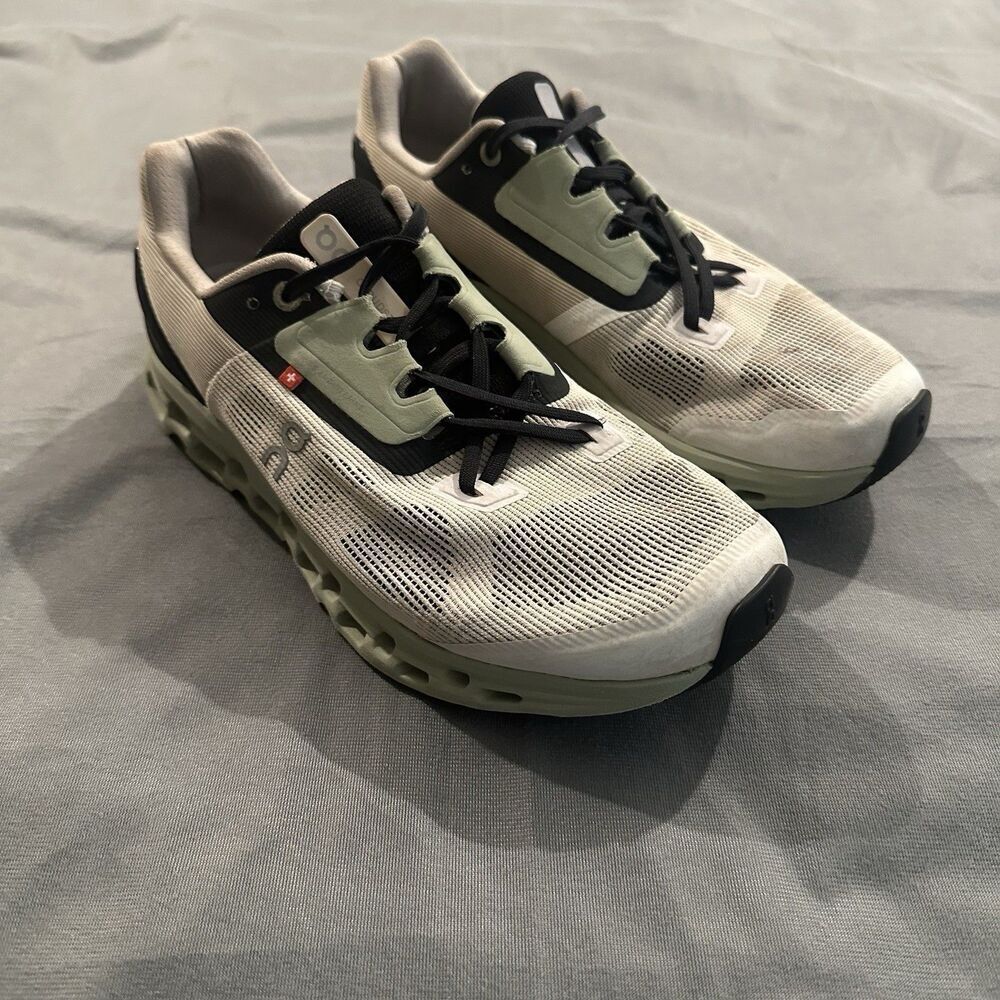 On Cloudstratus Running Sneakers White Sage Green Womens 9 Comfort Lace Up